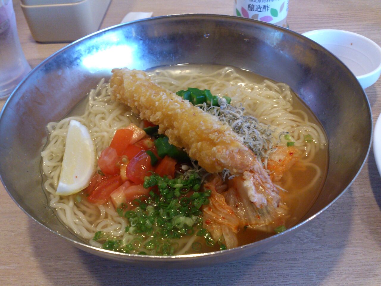 ガスト 冷麺 じゃこと海老天の和風仕立て 東山水上行