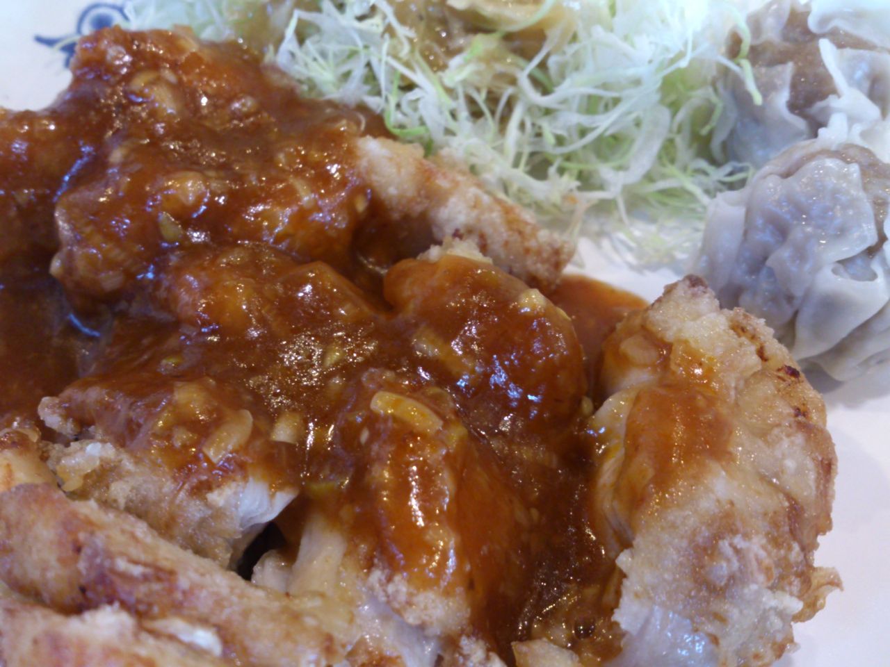 バーミヤン チキンのチリソース 焼売 東山水上行