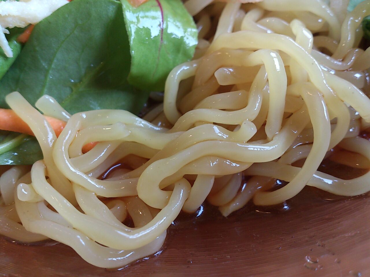 幸楽苑 ごま油香る 彩り野菜と蒸し鶏の さっぱり冷し中華 東山水上行