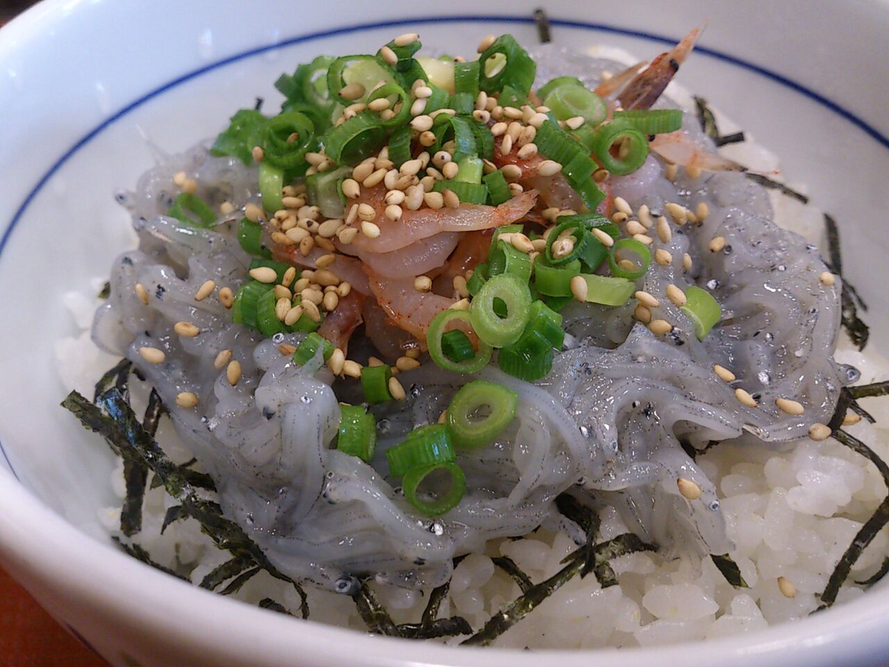 なか卯 刺身しらすと生桜海老丼 東山水上行
