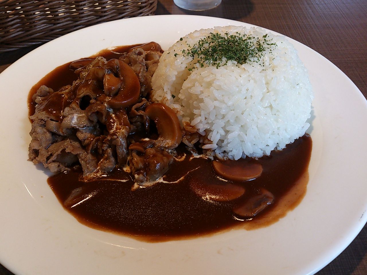 フォルクス ハッシュドビーフ 東山水上行