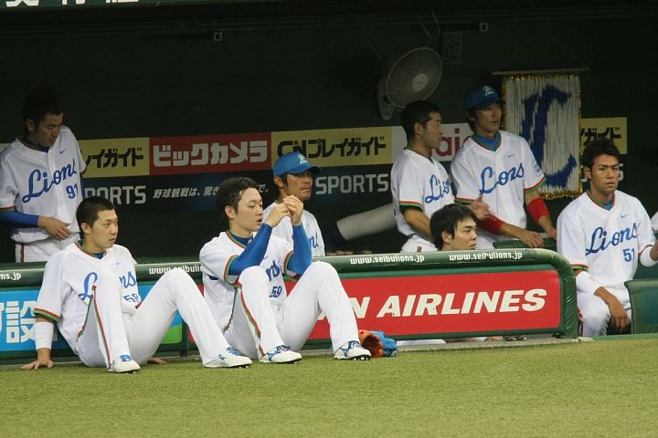 プロ野球でベンチにいない人は食事かも？ : whomeohのblog長崎ぶらぶら 