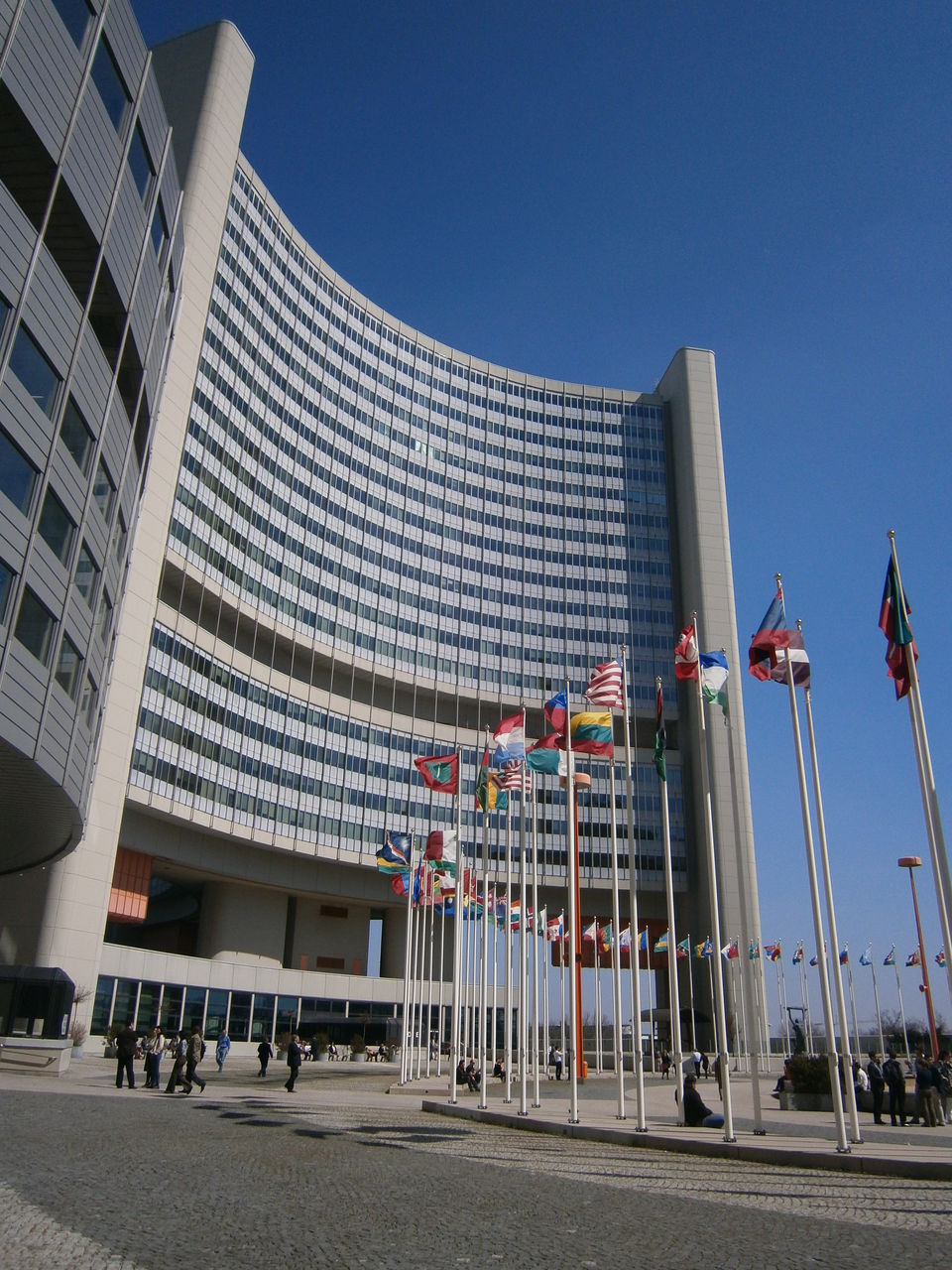 脱退国出身の国連職員を追放せよ ウィーン発 コンフィデンシャル