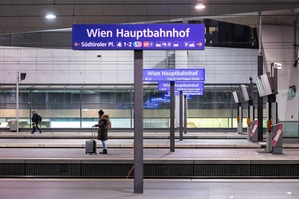 15890