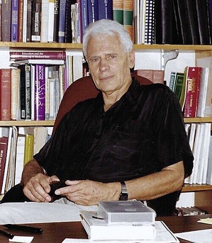 Peter_Chelkowski_NYU_office_(cropped)