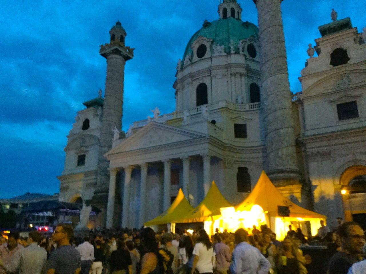 ウィーンのイベント特集 ドナウインゼル フェスティバル Donauinselfest カールス教会前イベント Resselpark ヨーロッパ女子旅ブログ ウィーン元在住