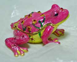 ワイルドスカイ カエルとエキゾティックプランツのパルダリウムなどのビバリウム専門店 楽しいデザインのジュエリーボックスとカエル置物入荷しました Livedoor Blog ブログ