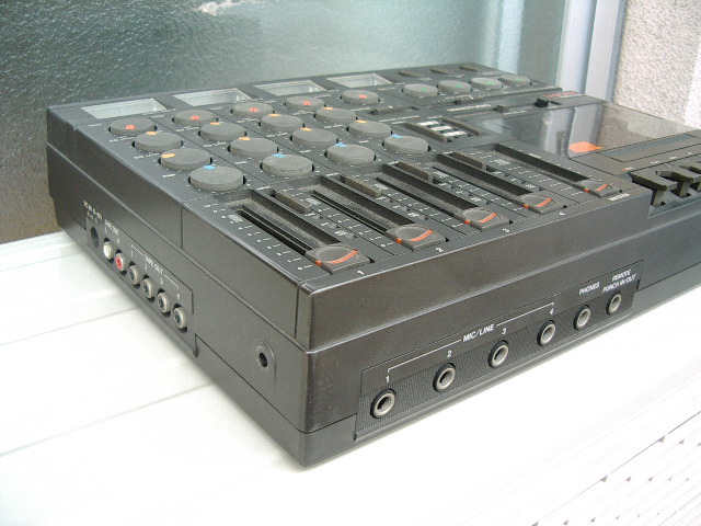 TASCAM PORTA ONE 4チャンネルミキサー・カセットデッキ
