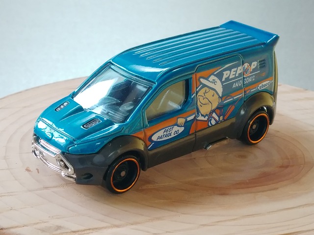 Hot Wheels Ford Transit Connect 1