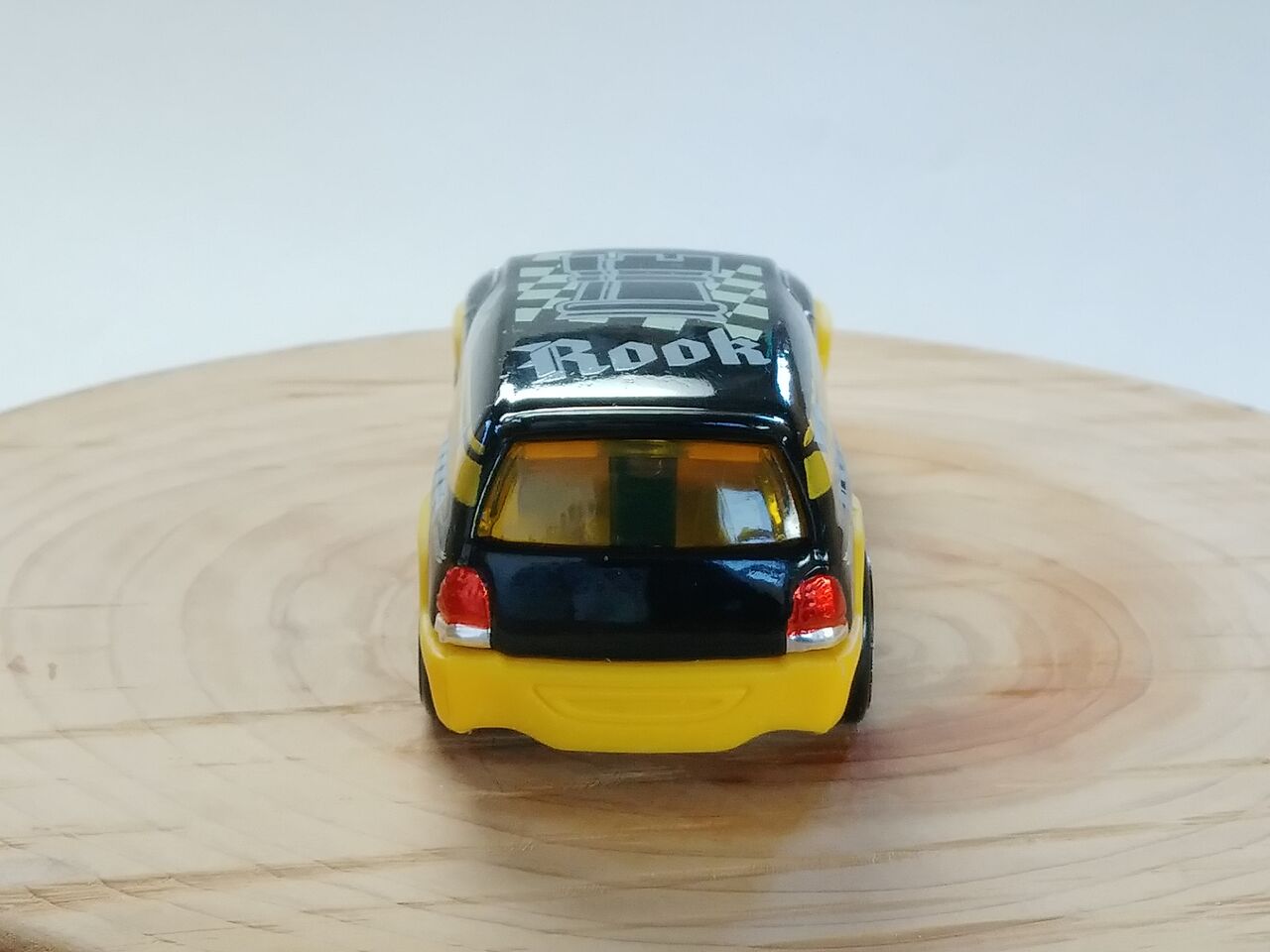 Hot Wheels Fandango Checkmate 5/9 - Macchinina In Scala 1:64, Colore Nero