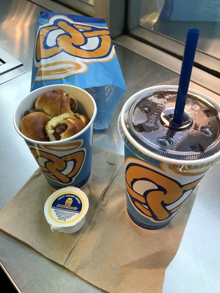 エア カナダ ラガーディア発トロント行きビジネスクラス機内食 ワイン飲んだくれ日記 エア カナダ ラガーディア発トロント行きビジネスクラス機内食 ワイン飲んだくれ日記