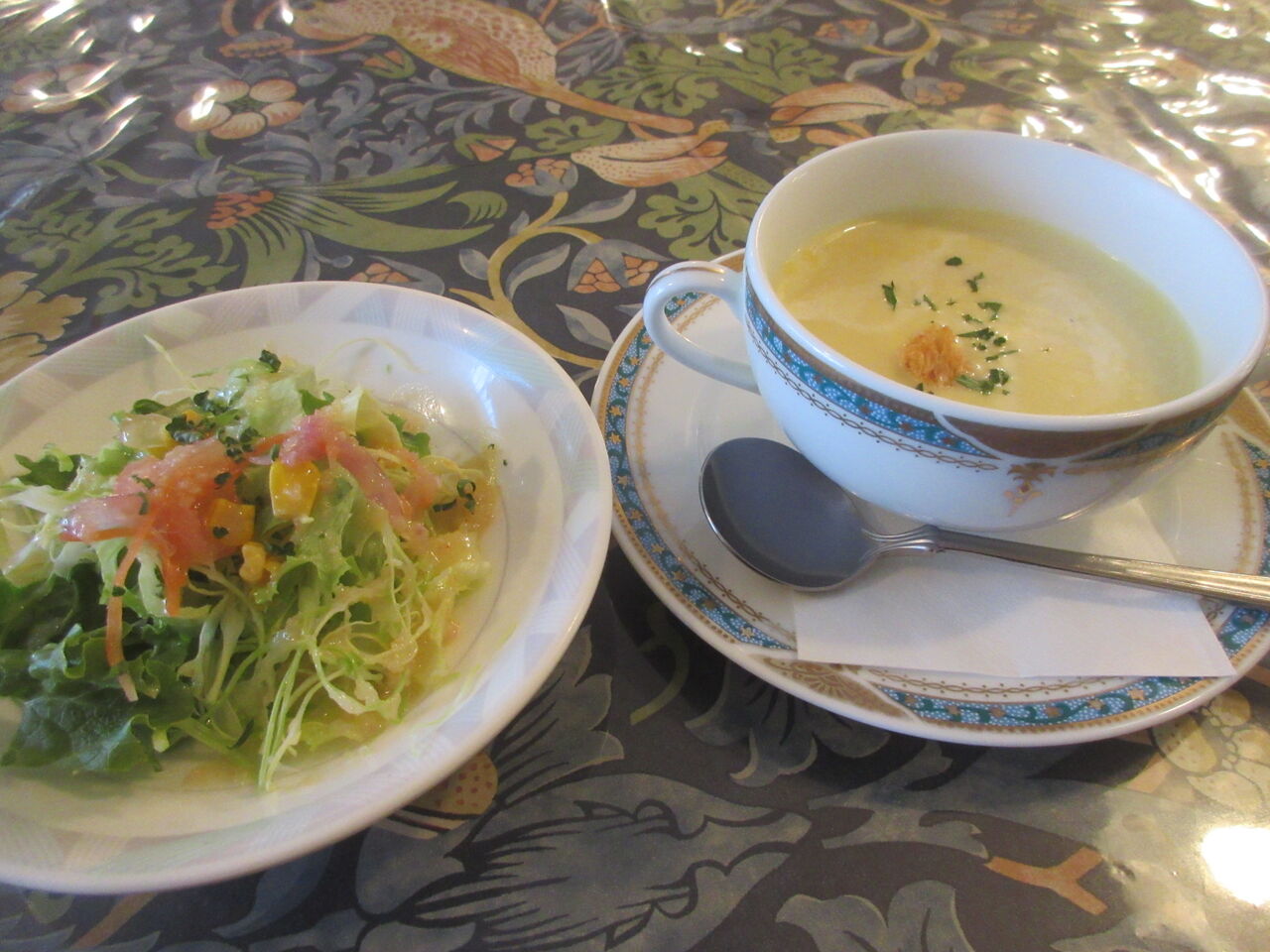 出雲市 洋食屋リーヴェ 饅頭型オムライス くたばるまであと何本呑めるかな