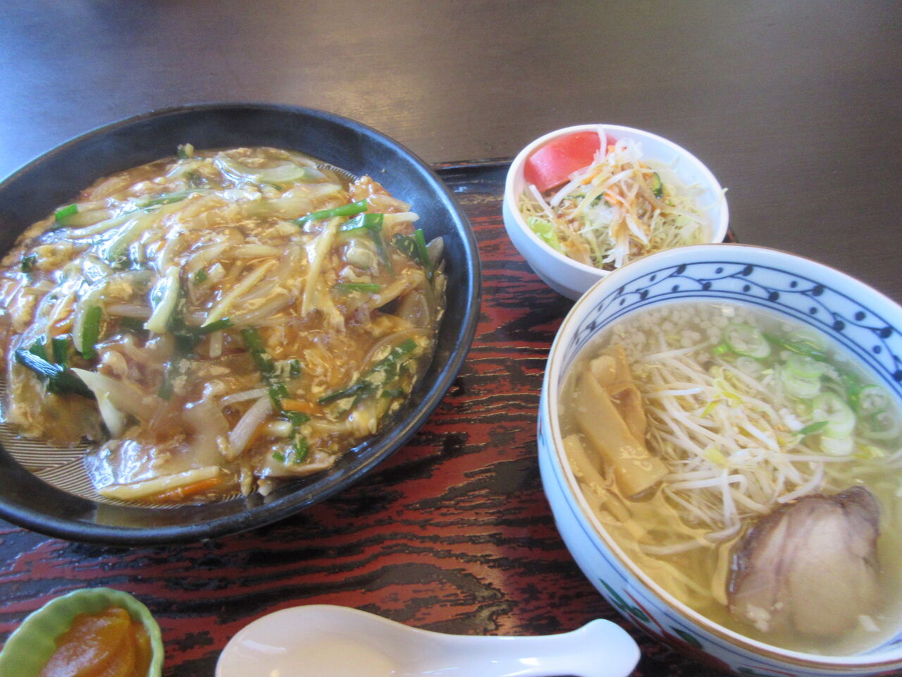 境港市 花れん 中華のカツ丼は熱々 くたばるまであと何本呑めるかな
