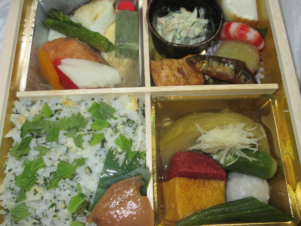 東京・新宿 新宿伊勢丹「招福楼」の弁当 高いだけのことはある くたばるまであと何本呑めるかな