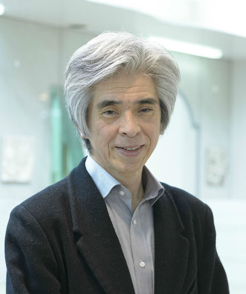 究極「薄毛予防法」を語る天皇陛下の理髪師…顔写真に異常な説得力あり【画像】