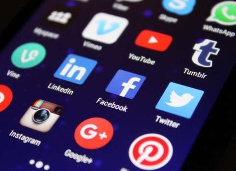ワイ無職、Twitterを始めるもフォロワーが増えず咽び泣く