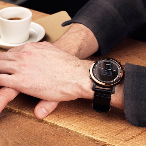 s-Suunto_Essential_Ceramic_Copper_Black_Textile_Gallery-2