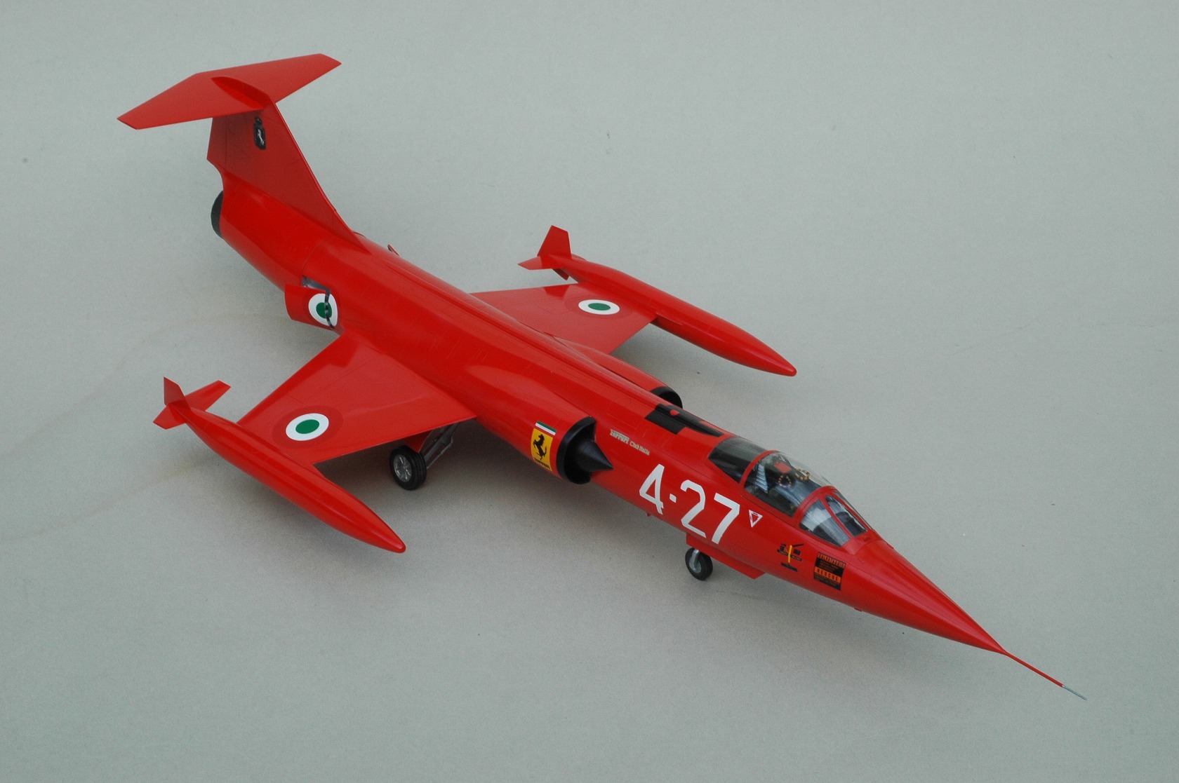 フェラーリf104スターファイター　１/32 レベル1/32 フェラーリ F‐104Gスターファイター 完成品｜Yahoo!フリマ