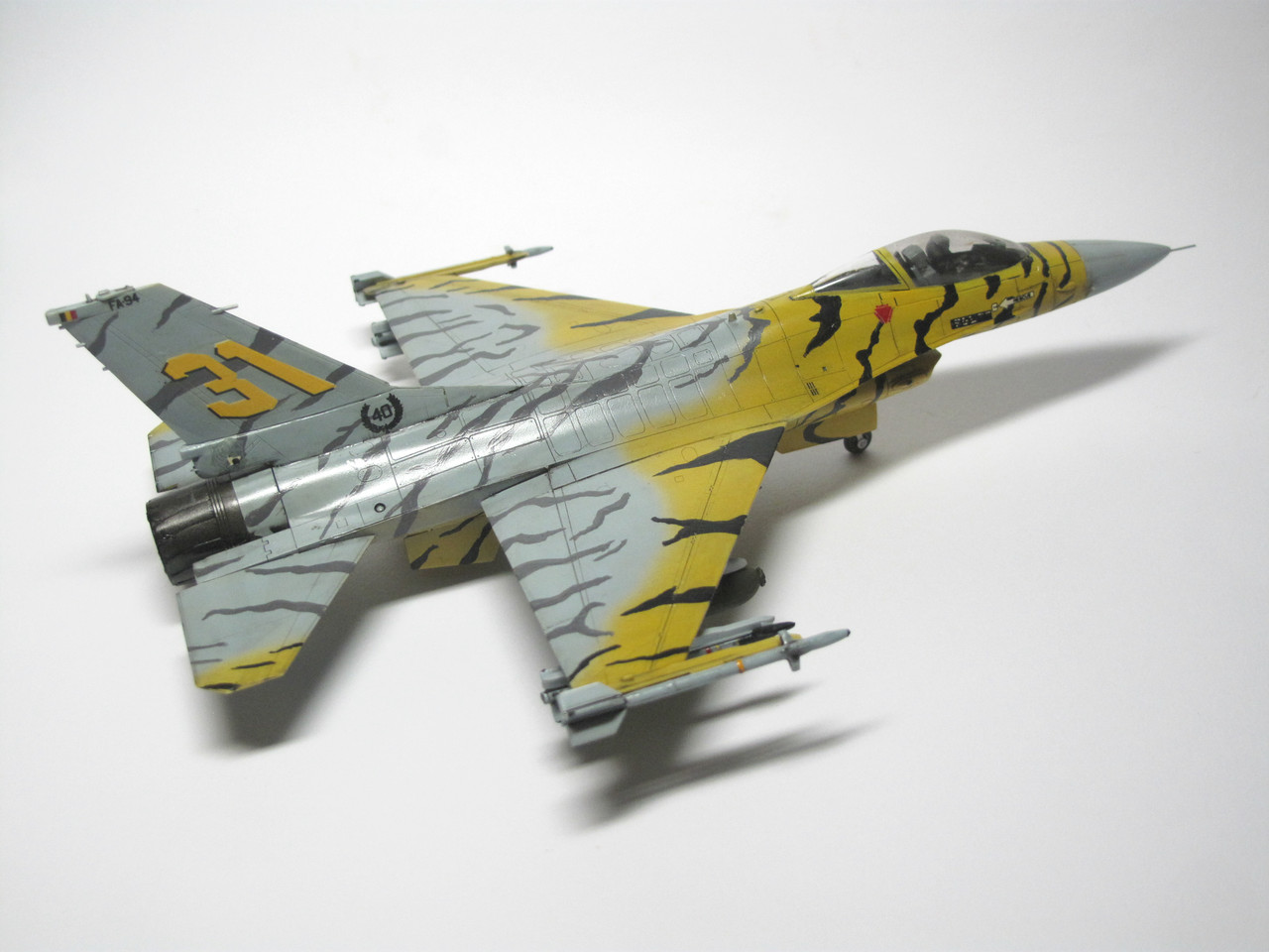 タイガーミート F-16 ファルコン ベルギー空軍 1/100 【入手困難】 タイガーミート F-16 ファルコン ベルギー空軍 1/100 【入手困難