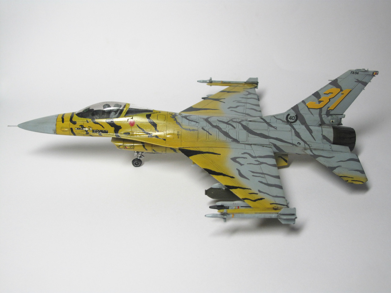 タイガーミート F-16 ファルコン ベルギー空軍 1/100 【入手困難】 タイガーミート F-16 ファルコン ベルギー空軍 1/100 【入手困難
