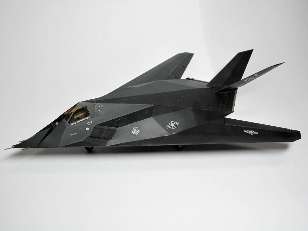 米空軍 ステルス戦闘機 F-117A ナイトホーク タグ 実機 JETEYES 世界初の実用ステルス機 F-117「ナイトホーク」初飛行-1981.6.18