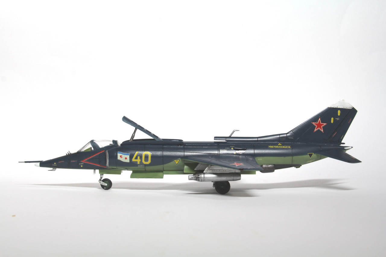 ホビーボス1/48「Yak-38フォージャー」完成品 ヤコヴレフYak-38 “フォージャー”(HOBBYBOSS 1/48) ＞ 飛行機