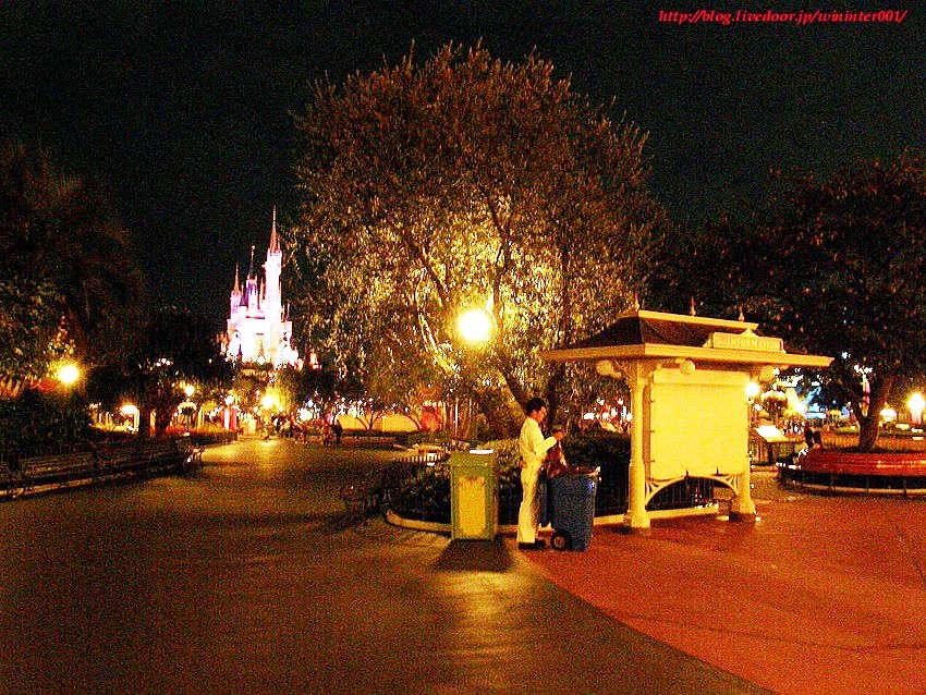 ２４時間眠らないパークですが 閉園間際のちょっとだけ寂しい光景 ｔｄｒな生活 Ooｏ