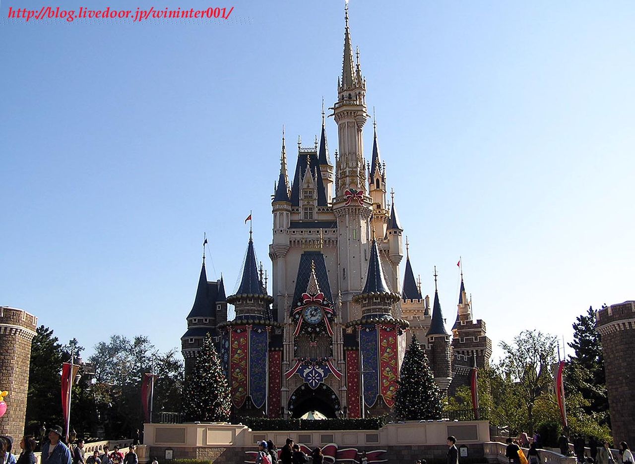 30周年はどんな顔…？「シンデレラ城、七変化」 : TDRな生活(-_