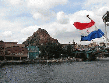 港に停泊している船の国旗から察する背景 ｔｄｒな生活 Ooｏ