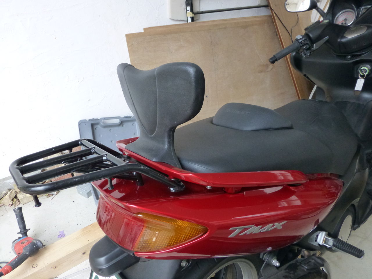 キャリアとタンデムバックレスト : DIYやバイクやなんちゃら キャリアとタンデムバックレスト : DIYやバイクやなんちゃら