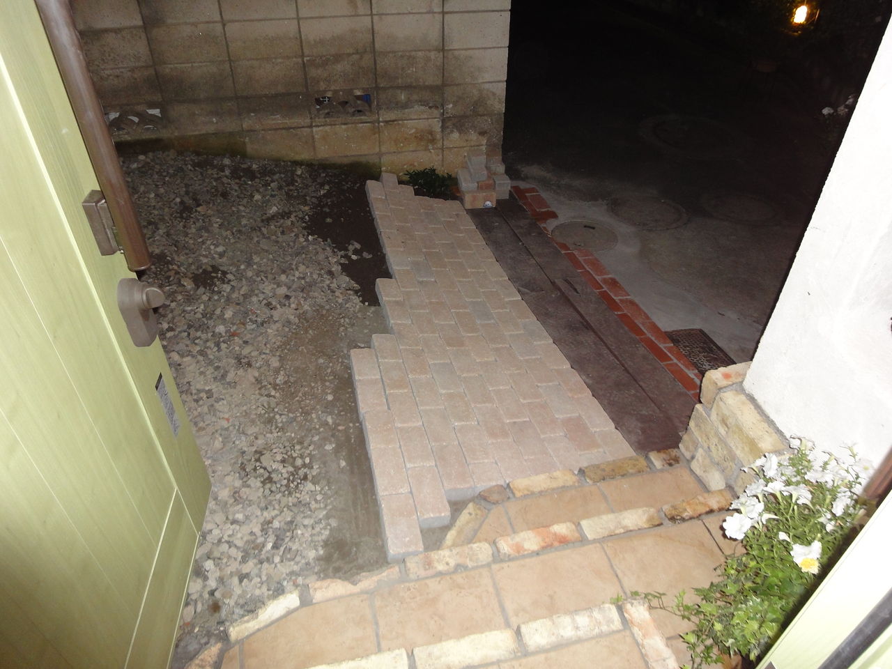 玄関アプローチ インターロッキング敷設 Diyやバイクやなんちゃら