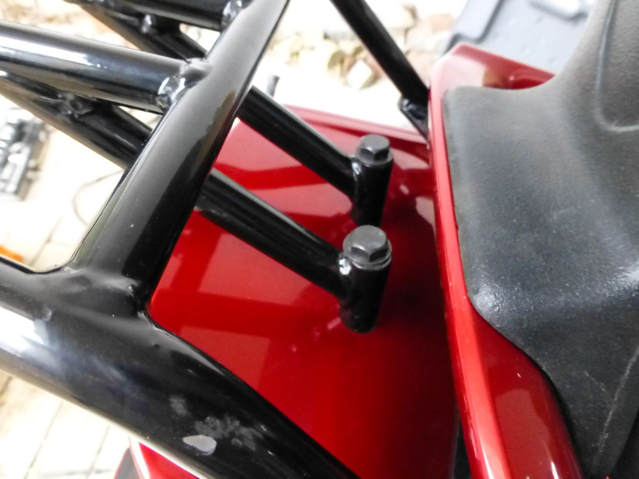 キャリアとタンデムバックレスト : DIYやバイクやなんちゃら キャリアとタンデムバックレスト : DIYやバイクやなんちゃら