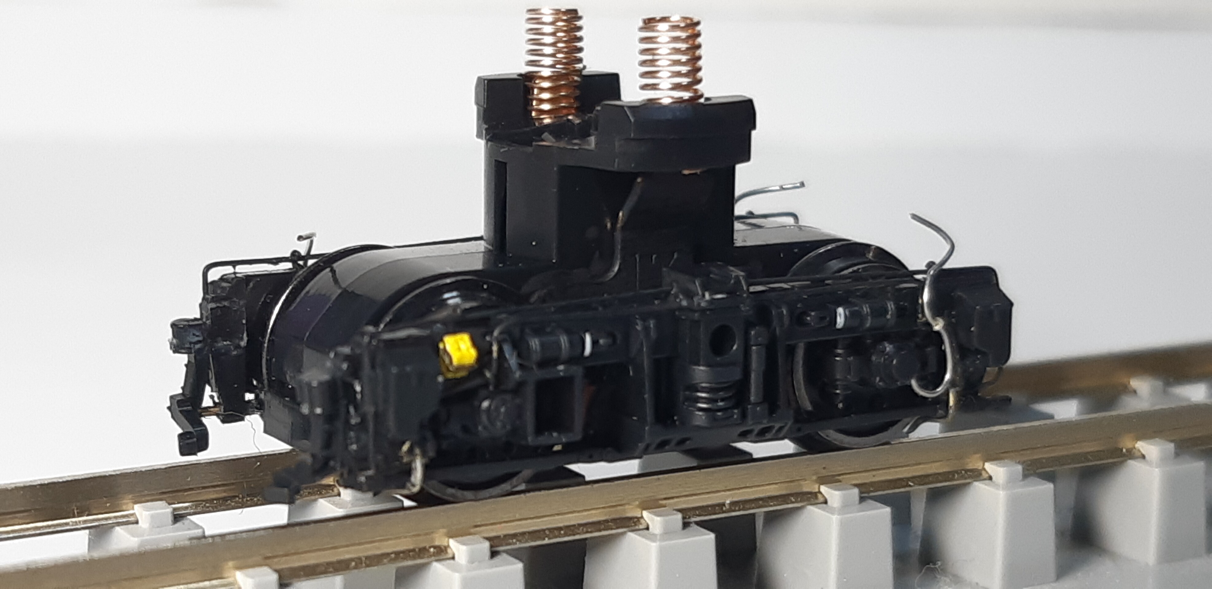 TOMIX 9165 EF65 1124 トワイライトEX色の精密加工 その③