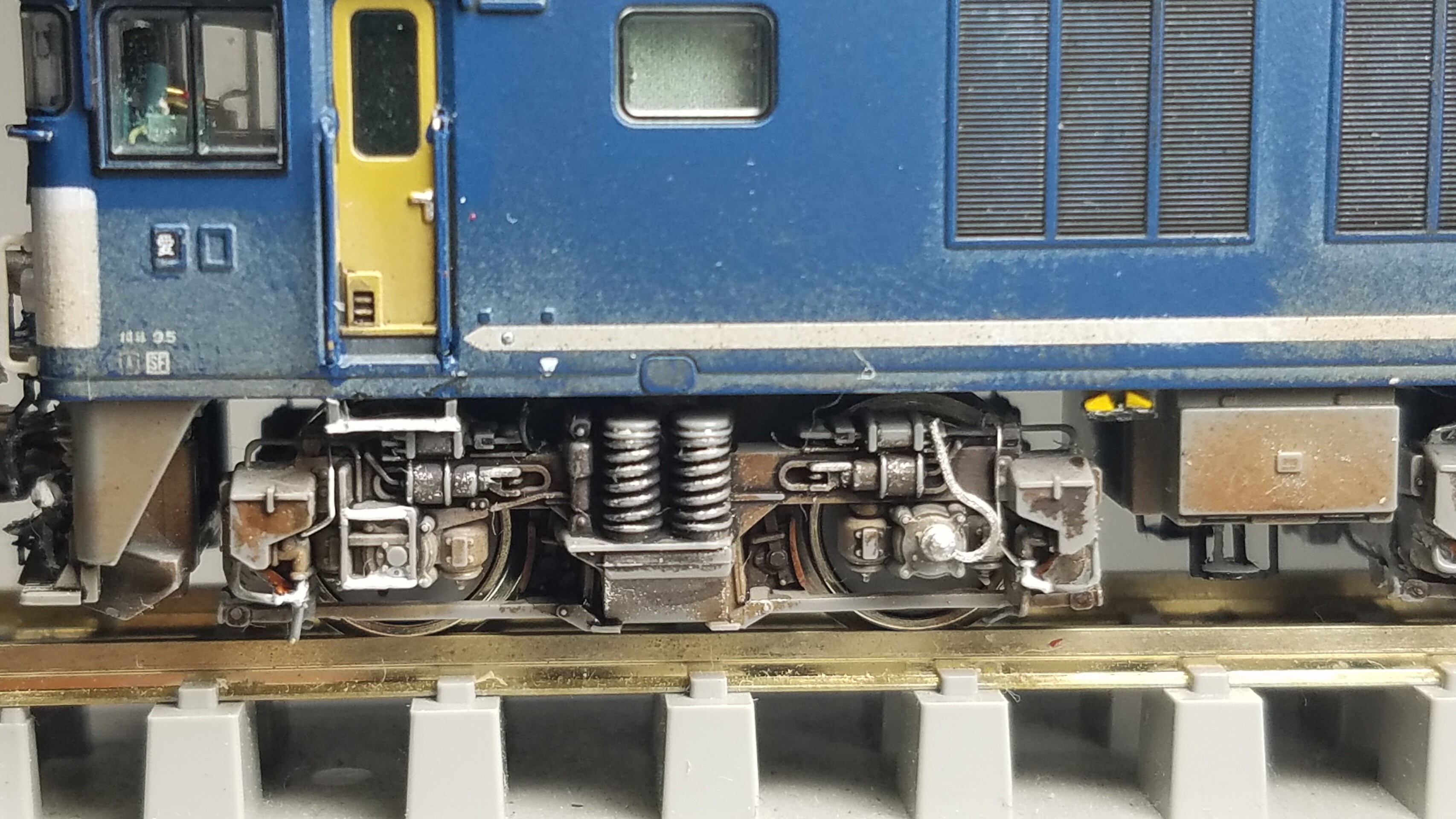 Kato 3023-5 EF64 1000 JR貨物広島更新色タイプの追加台車精密 Kato 3023-5 EF64 1000 JR貨物広島更新色タイプの追加台車精密