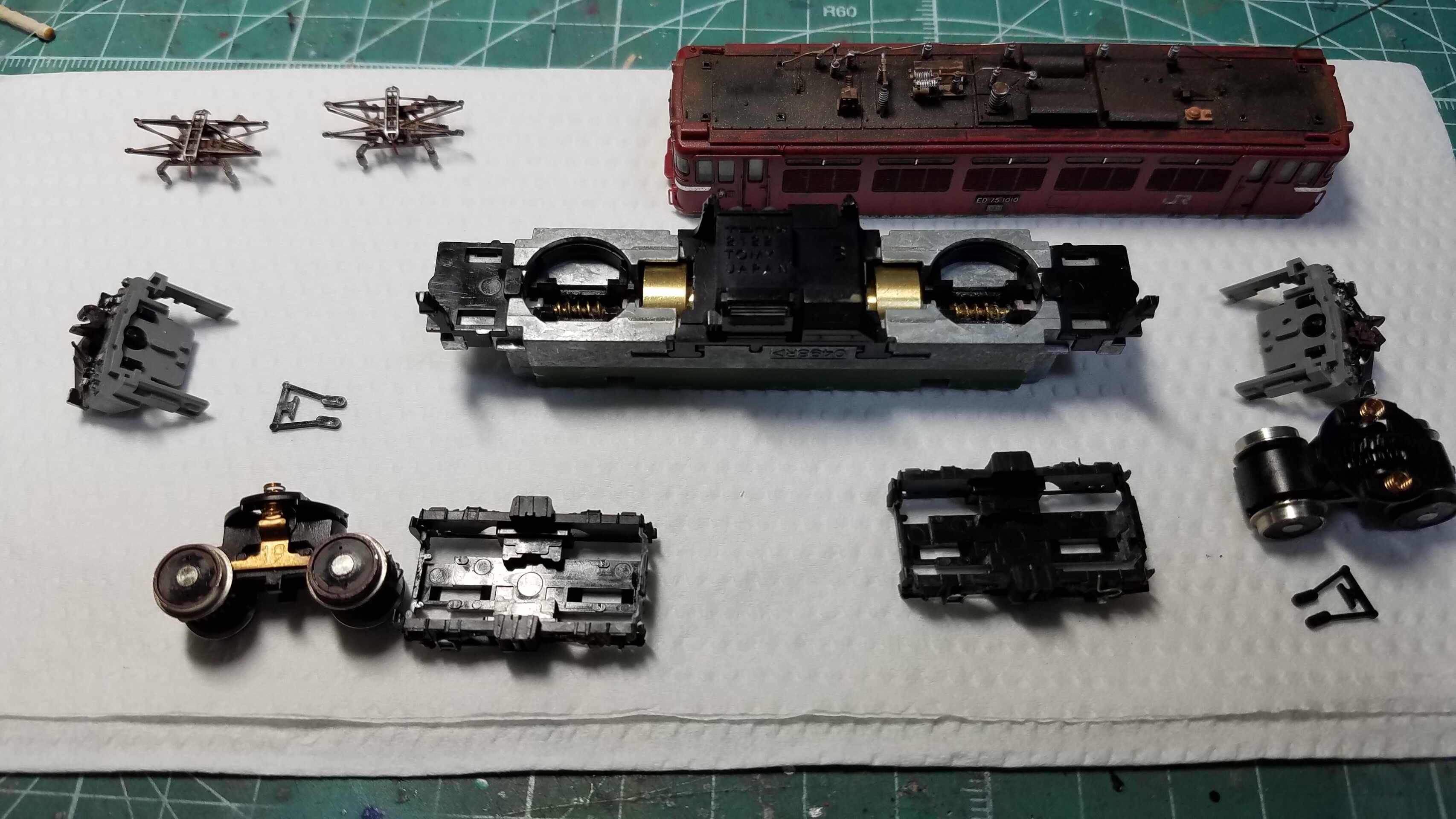 TOMIX 2105 ED75 1000 （前期形・JR貨物新更新車）の追加加工