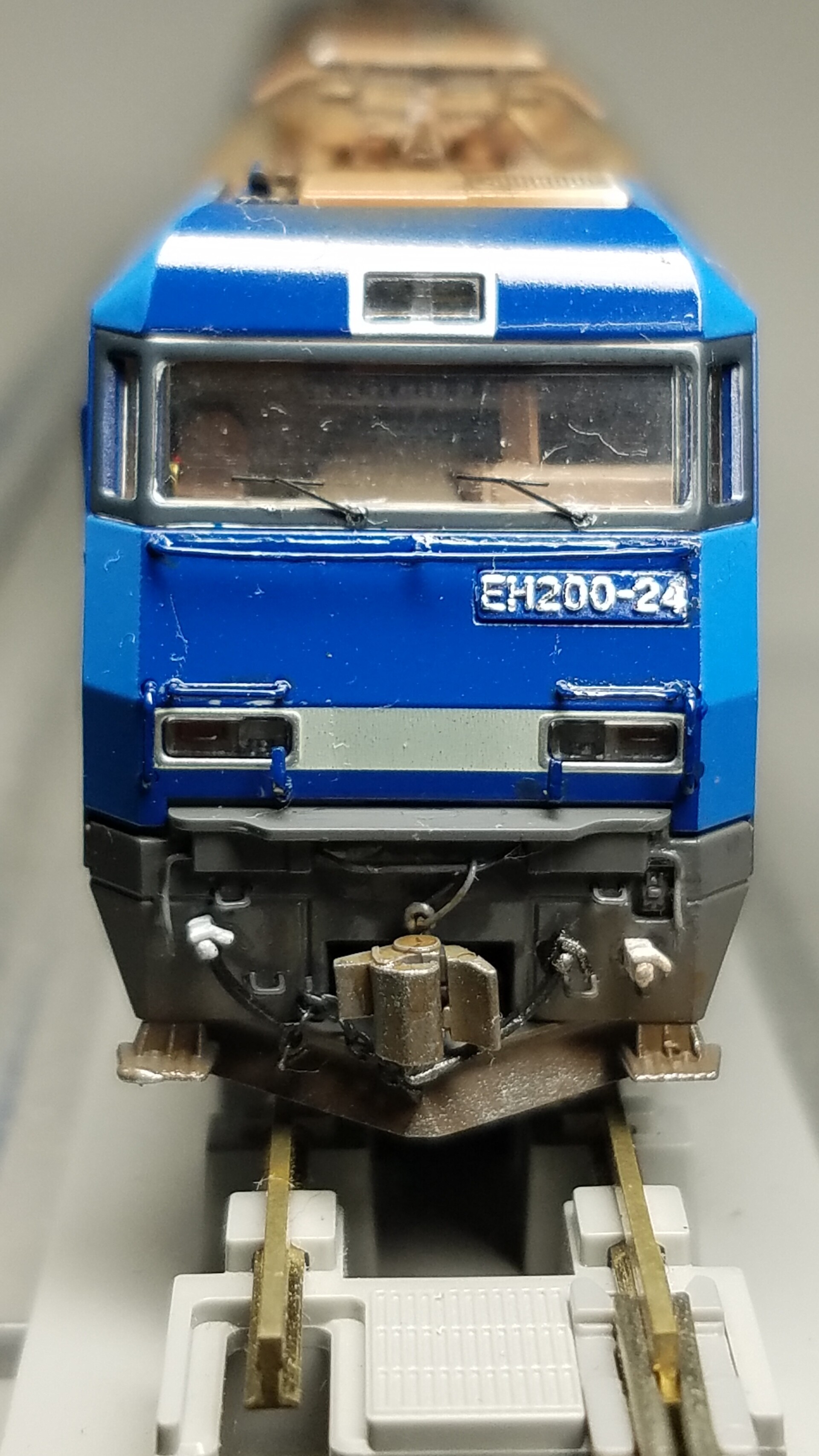Kato 3045-1 EH200 24号機のワイパー変更 : （仮称）東北本線 岩○機関区