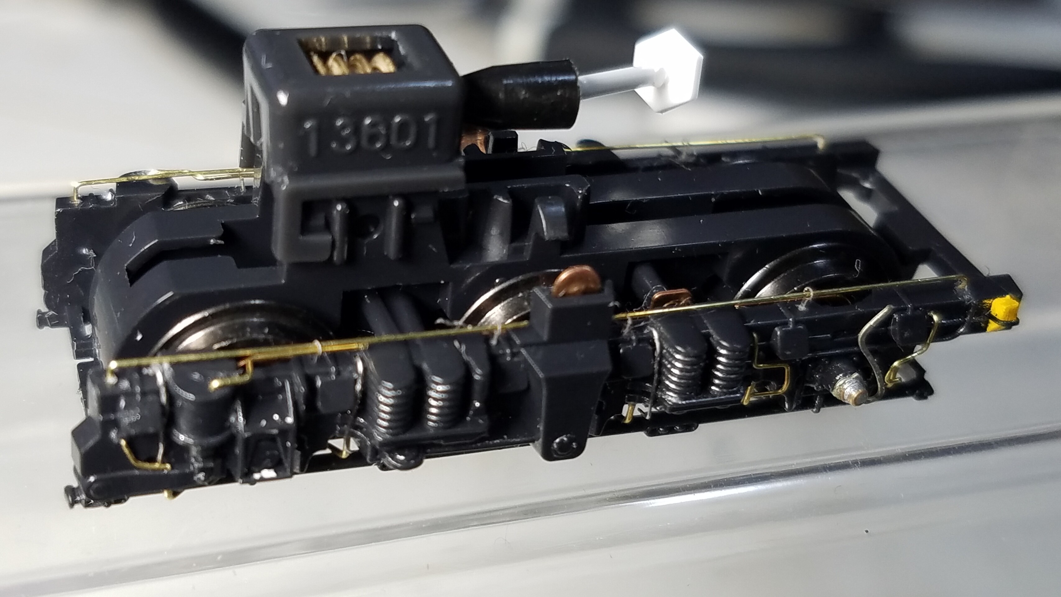 Kato 3058-1 EF62 前期形改 EF62 23号機[高ニ]の追加台車の精密