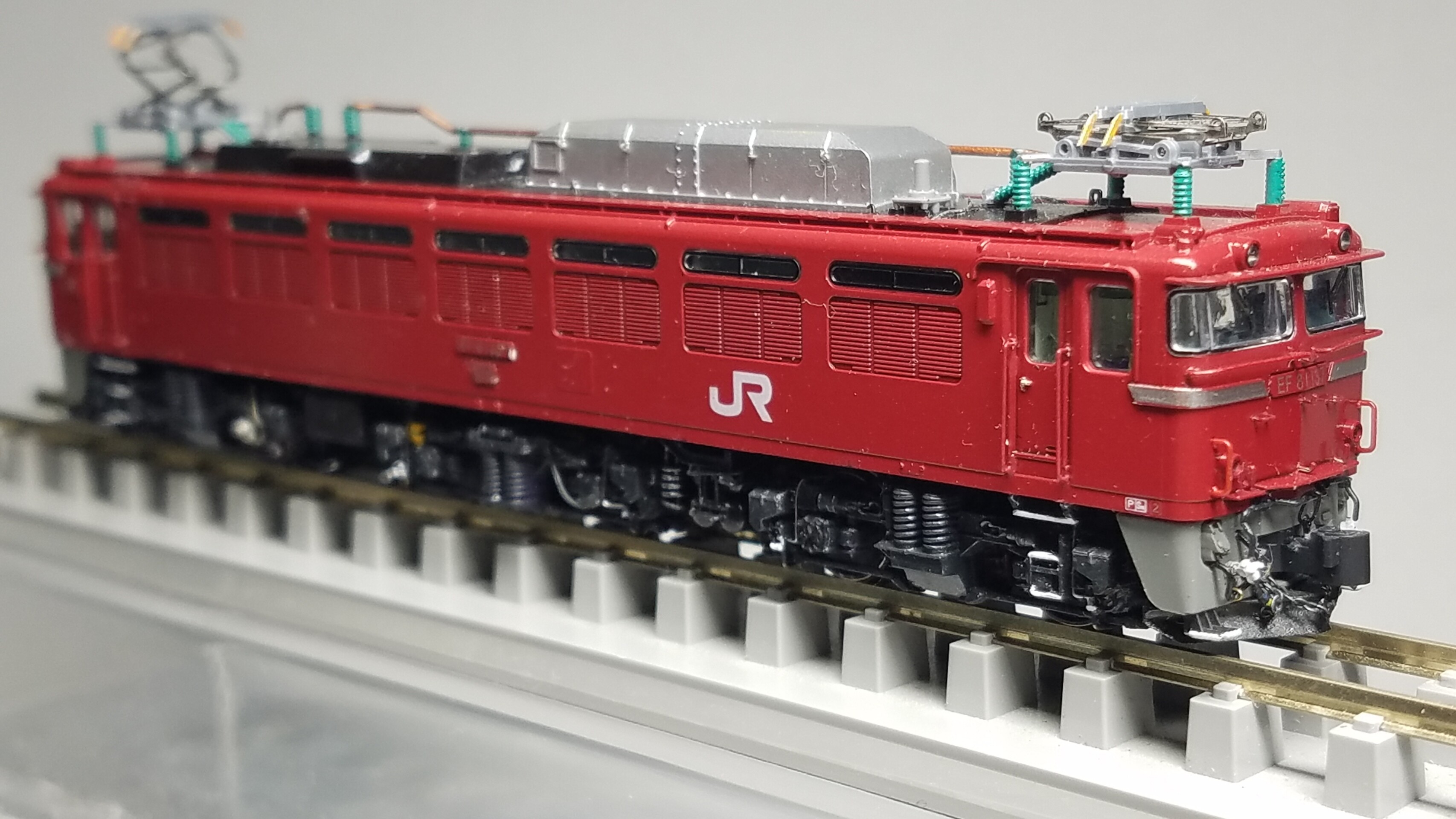 Kato 3021-8 EF81 ヒサシ付き JR東日本色の追加台車の精密加工
