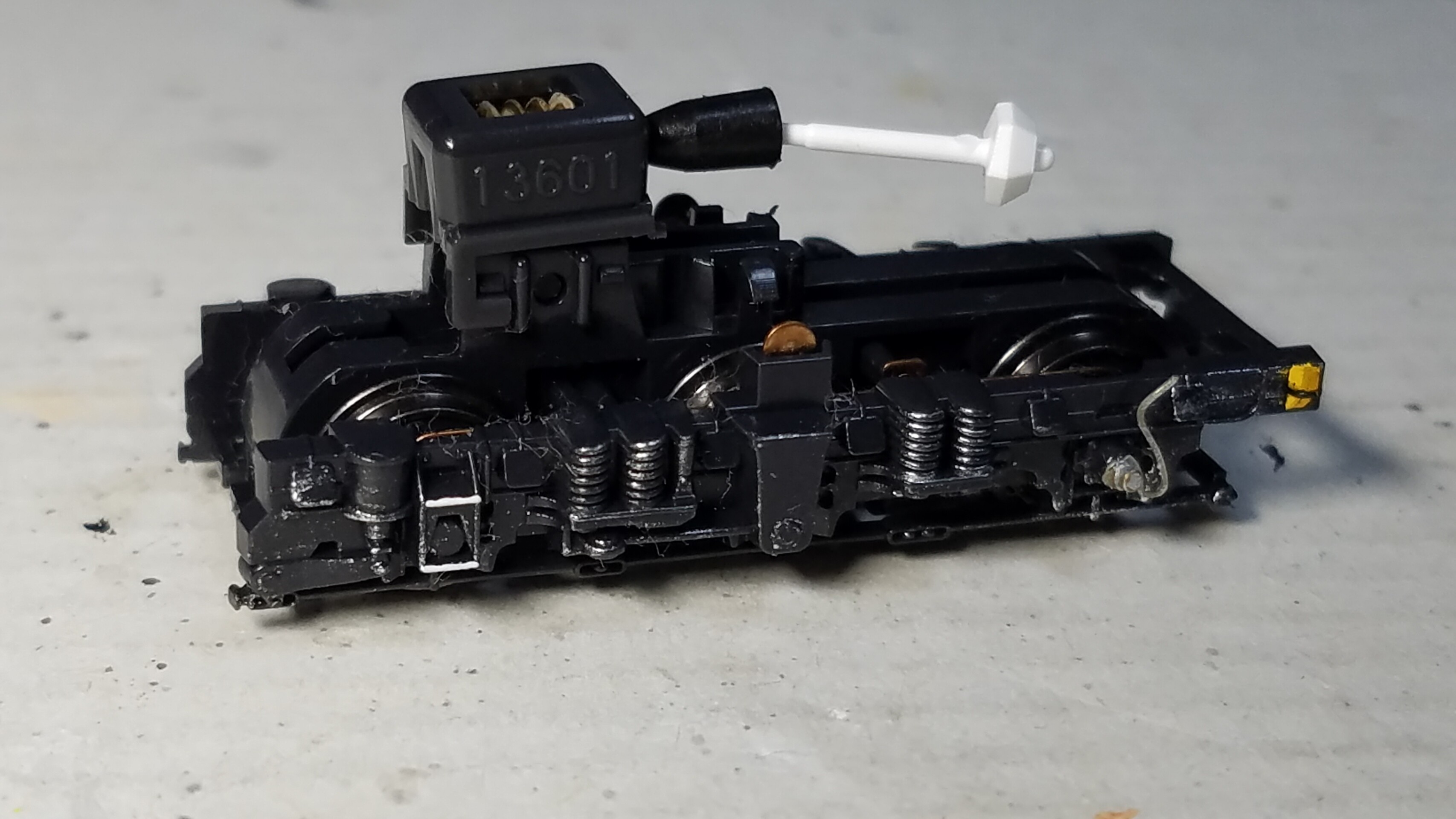 Kato 3058-1 EF62 前期形改 EF62 23号機[高ニ]の追加台車の精密