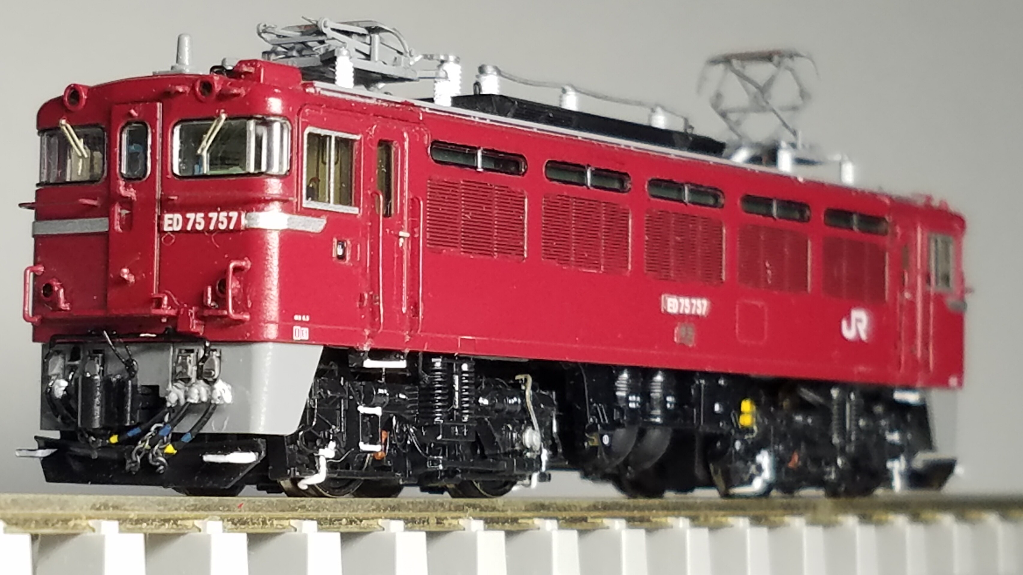 TOMIX 7157 ED75 700（後期型）の精密加工 767号機にする その①