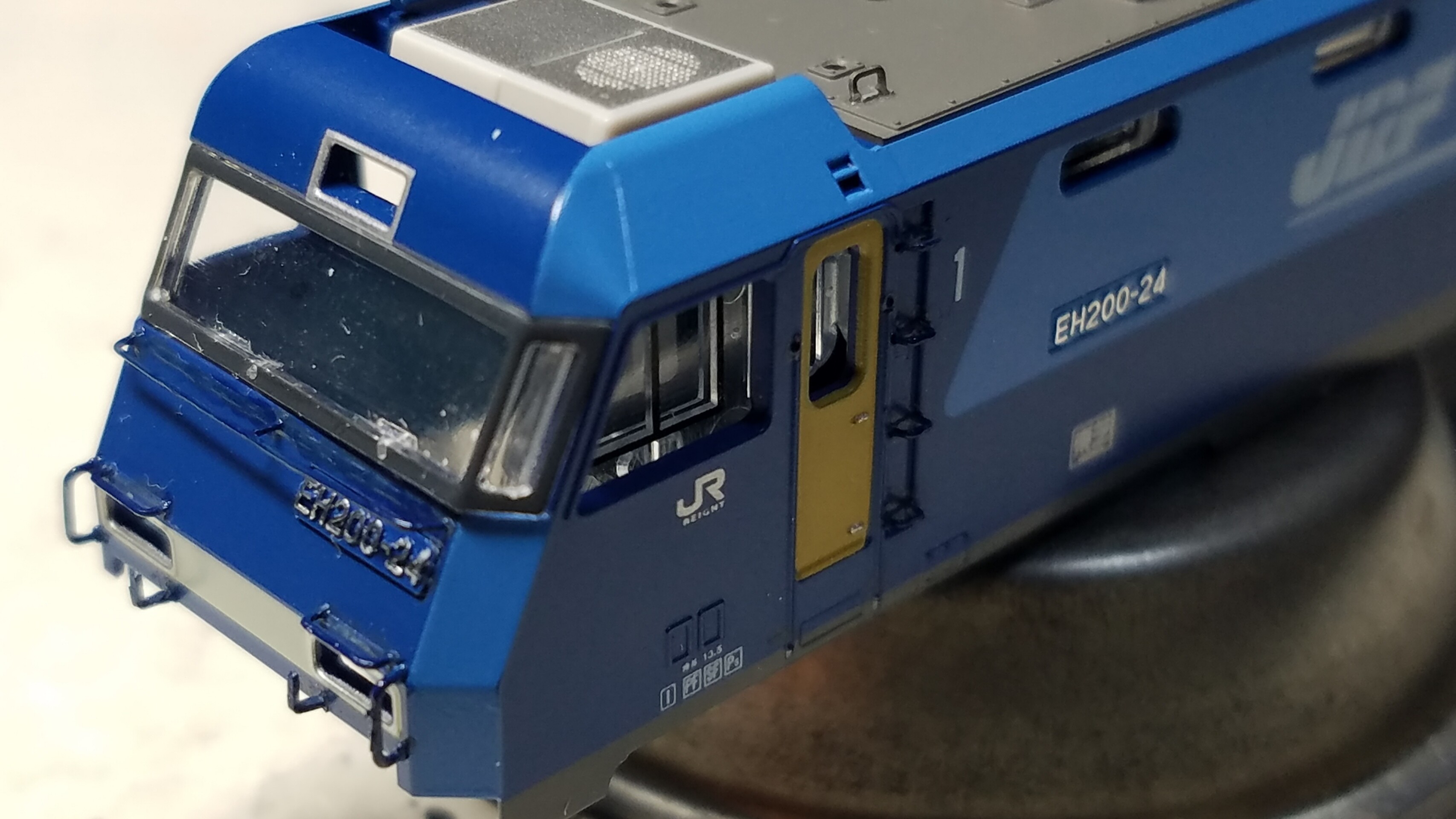 Kato 3045-1 EH200 量産形の加工整備 その② : （仮称）東北本線