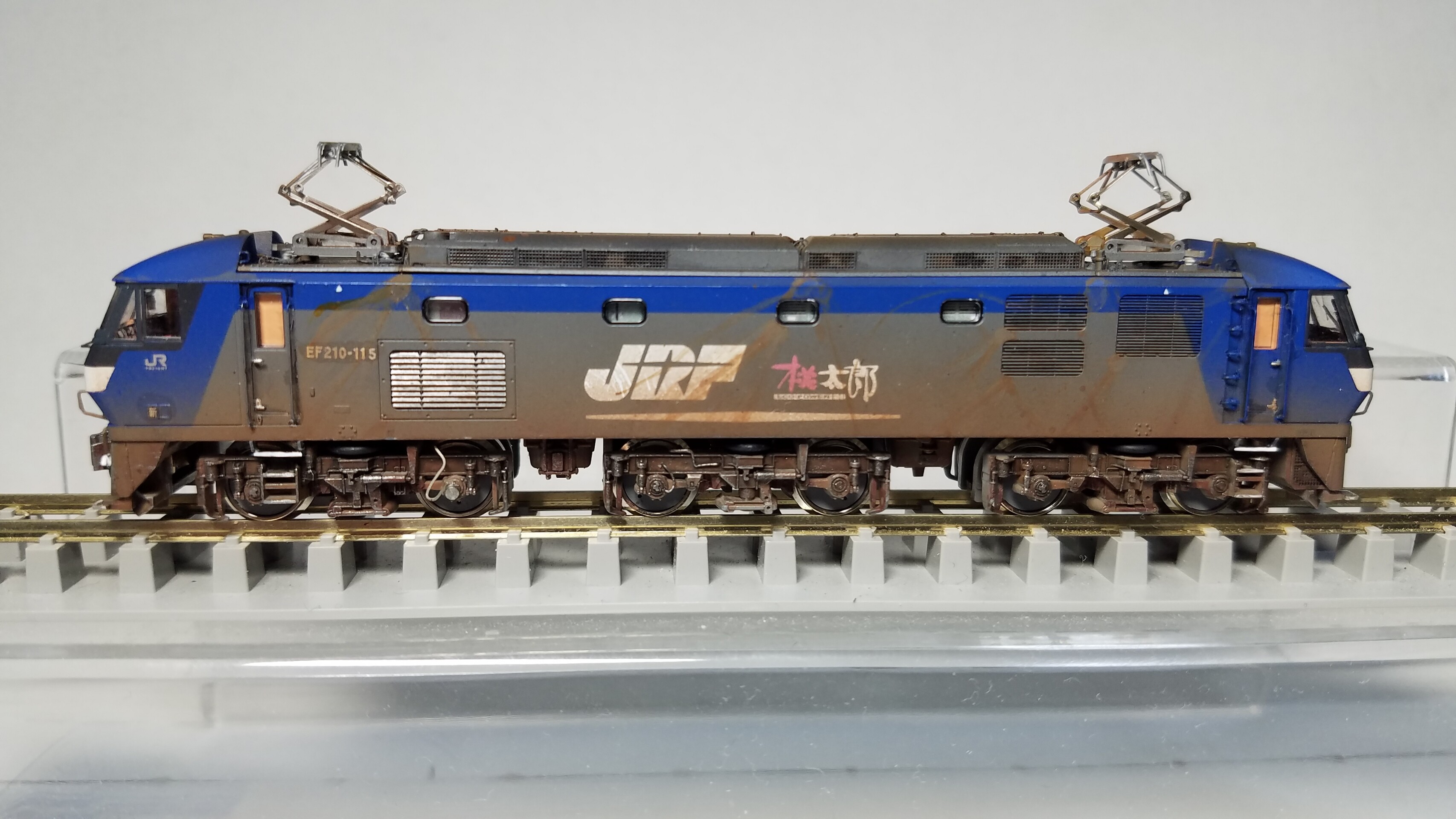 Kato 3034-3 EF210 100番台シングルアームパンタグラフの追加