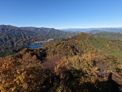 GOPR0136仏果山から見る高畑山