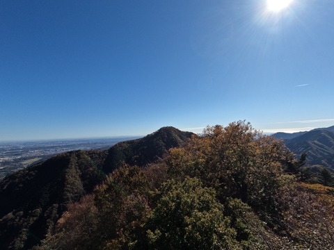 GOPR0143高畑山から見る仏果山