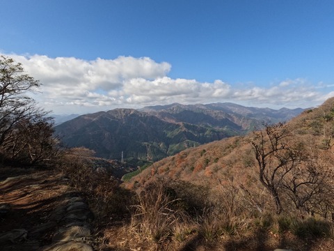 GOPR1073登山道から見る塔ノ岳