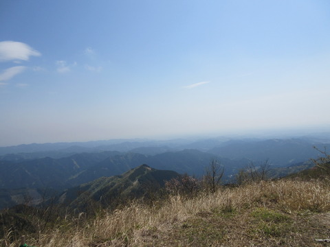 IMG_3093山頂から見る秩父の山々