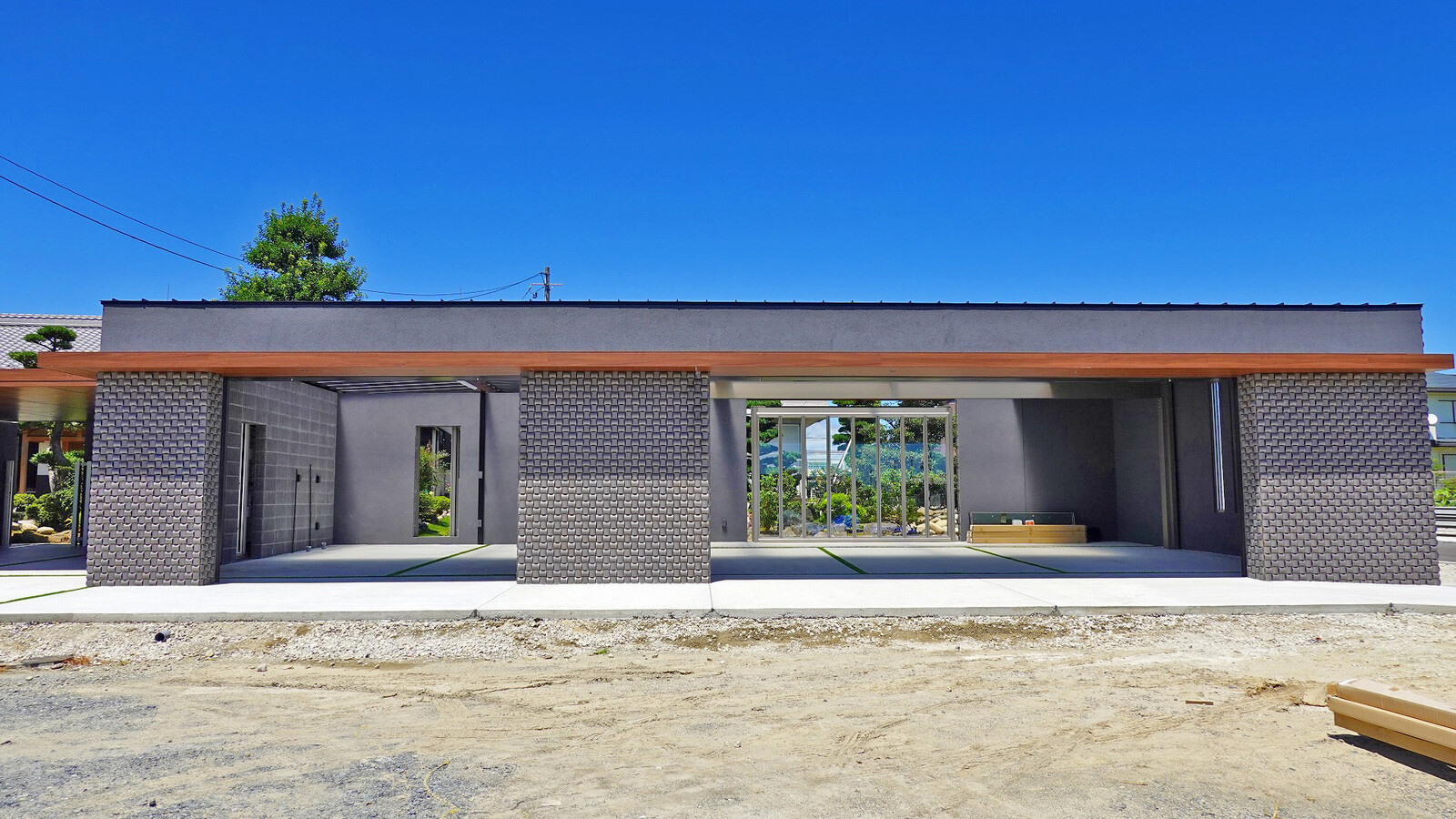 大治町 幅21m 巨大なgルーフカーポートの車庫が完成しました 愛知県の外構ショップ Wise Gallery ワイズギャラリー エクステリア日記 大治町 幅21m 巨大なgルーフカーポートの車庫が完成しました 愛知県の外構ショップ Wise Gallery ワイズギャラリー エクステリア日記