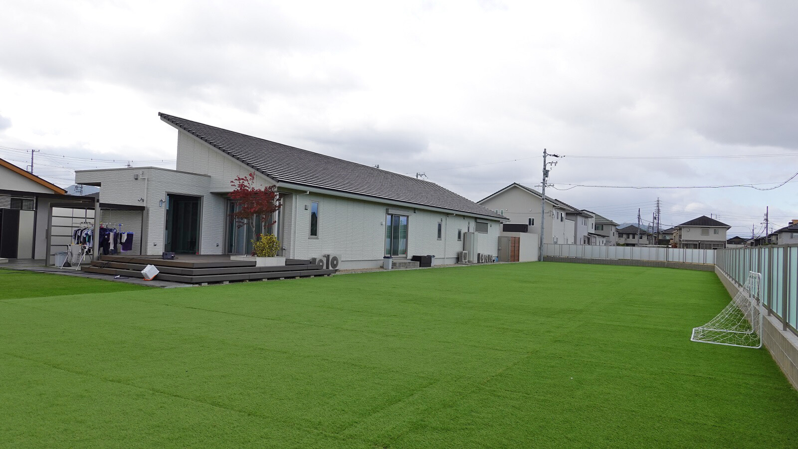 三重県松阪市 サッカー場のような広大な人工芝のお庭が完成です 愛知県の外構ショップ Wise Gallery ワイズギャラリー エクステリア日記