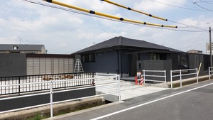 (2)