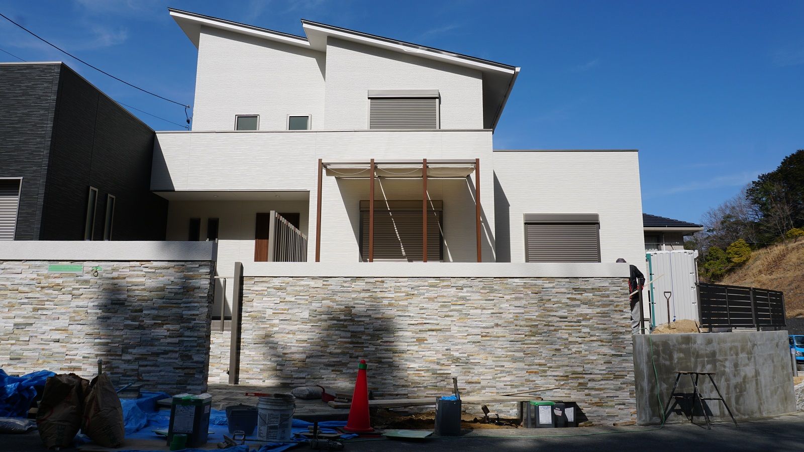 ココマと幅の広い門柱が程よい目隠しのセミクローズ外構です 愛知県の外構ショップ Wise Gallery ワイズギャラリー エクステリア日記